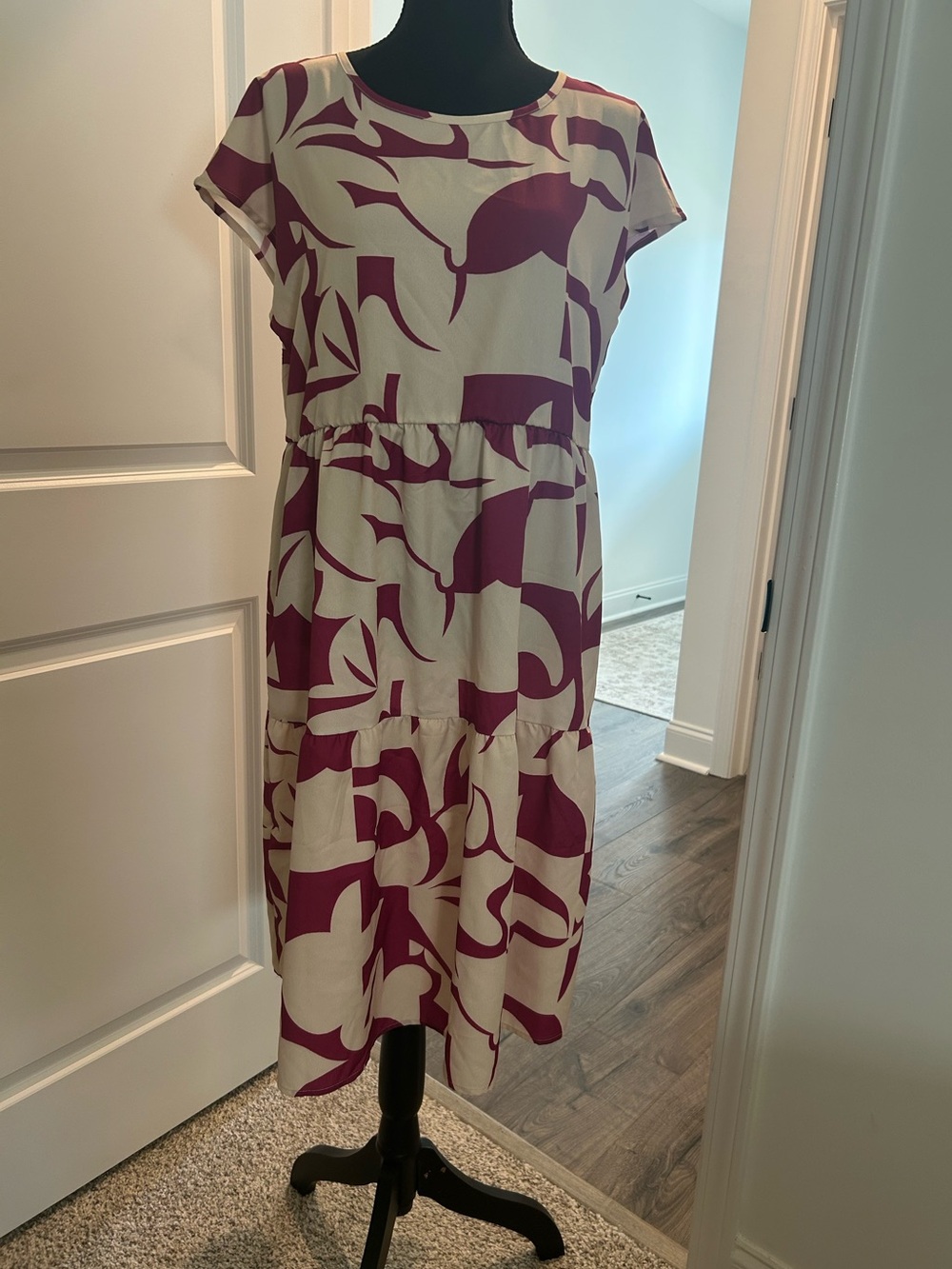 SHEIN Hot Pinkish Purple & Ivory Abstract Print Tiered Midi Dress Size L